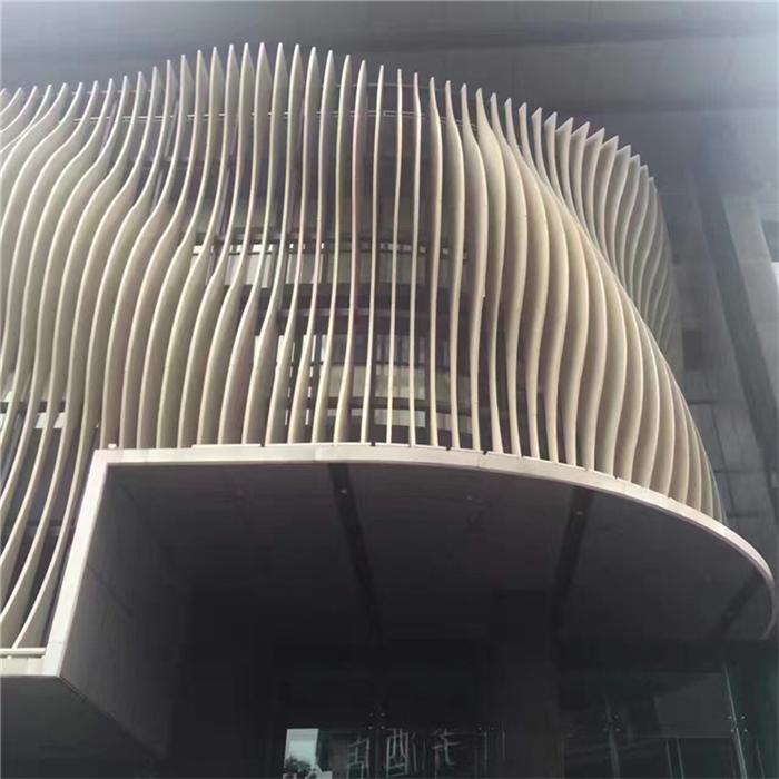 弧形铝方通吊顶怎么算价格？